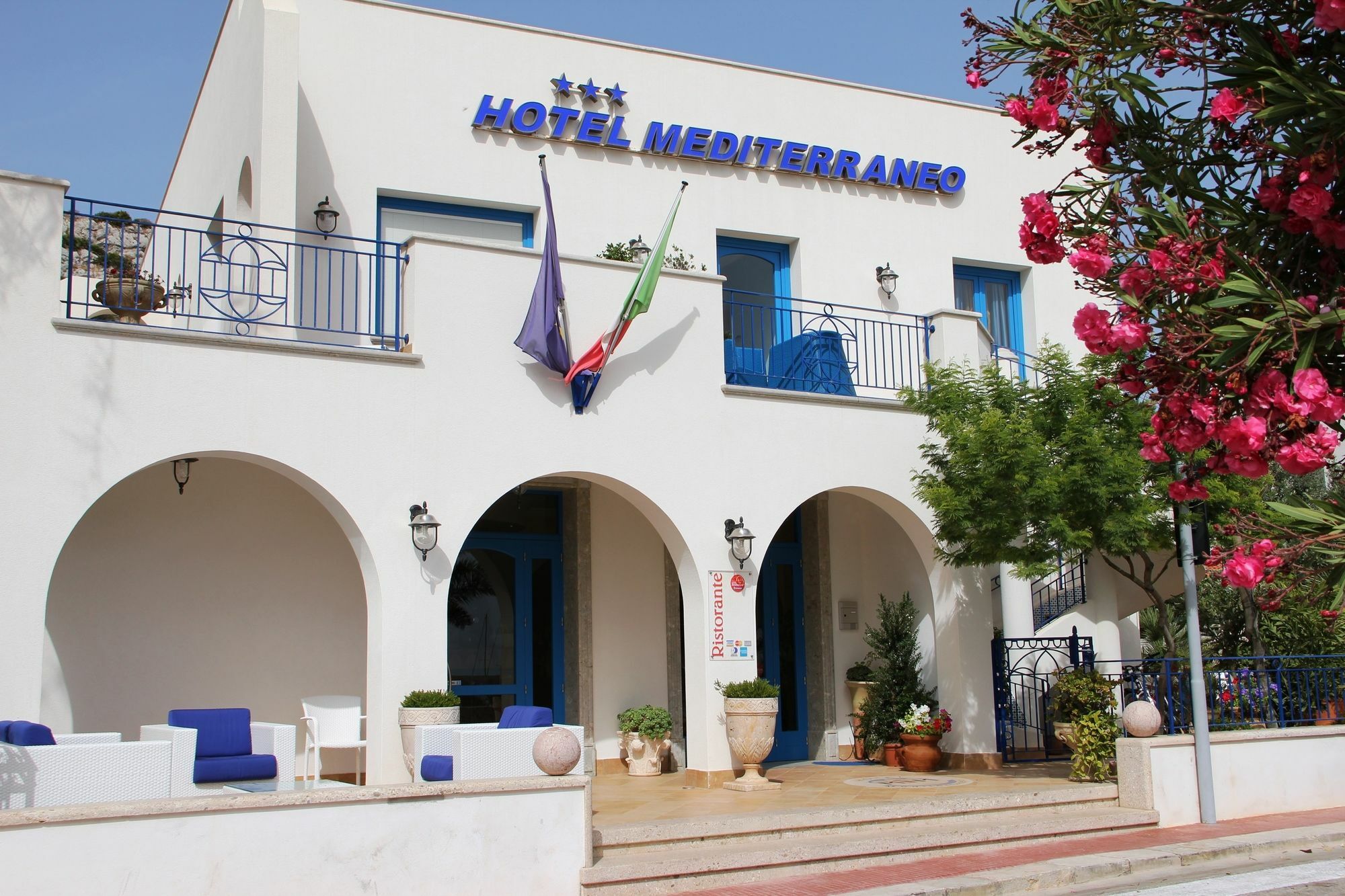 Hotel Ristorante Mediterraneo Faro San Vito Lo Capo Exterior photo